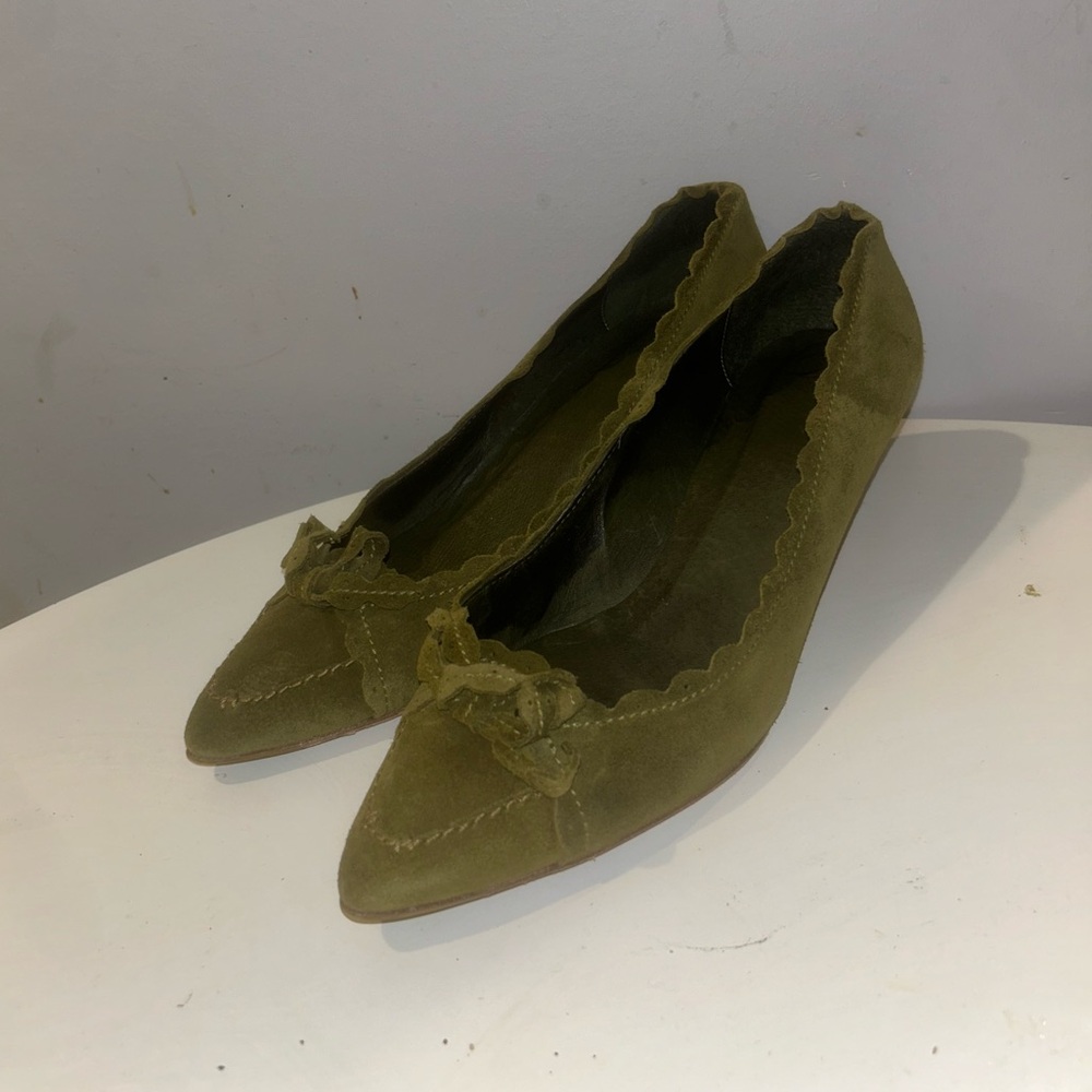 Army Green Suede Kitten Heels Pointed Toe with Bow (Vintage Delman 1950s)